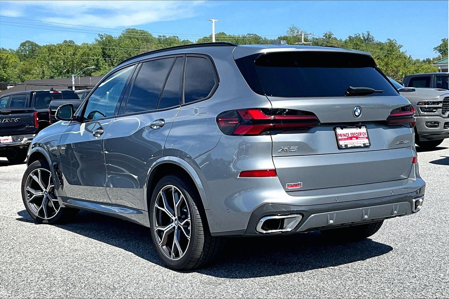 Used 2024 BMW X5 xDrive50e w/ M Sport Package AWD/4WD image 9