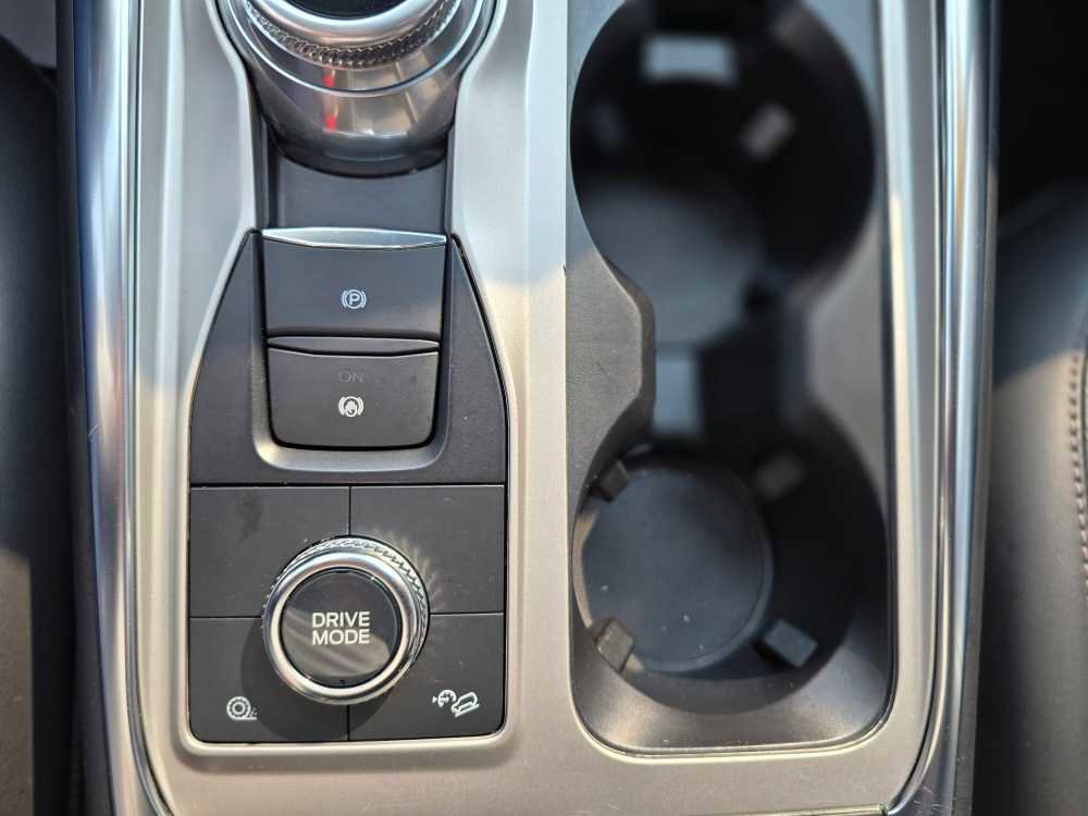 Used 2022 Ford Explorer XLT w/ Equipment Group 202A image 21