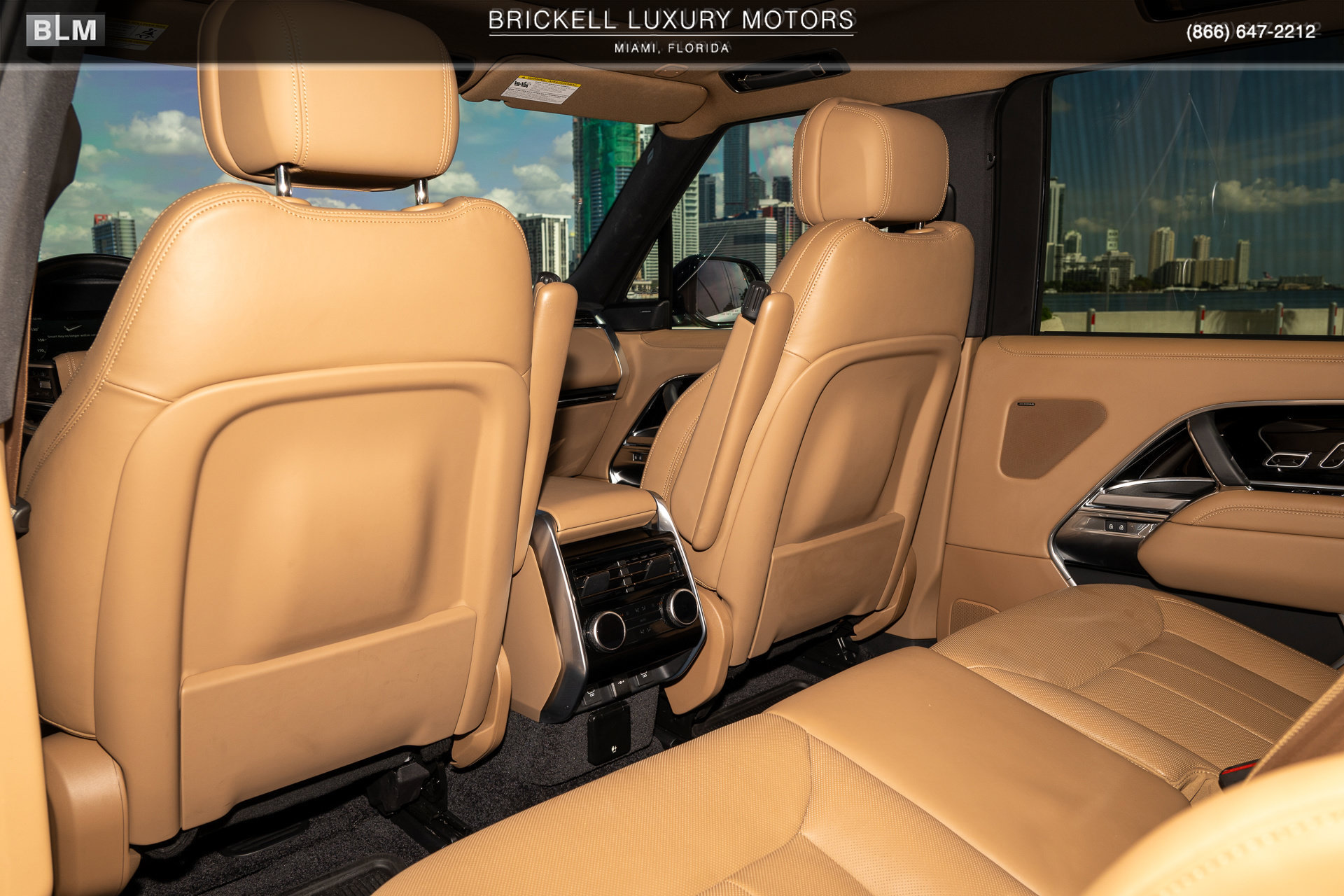 Used 2025 Land Rover Range Rover Long Wheelbase SE AWD/4WD image 22