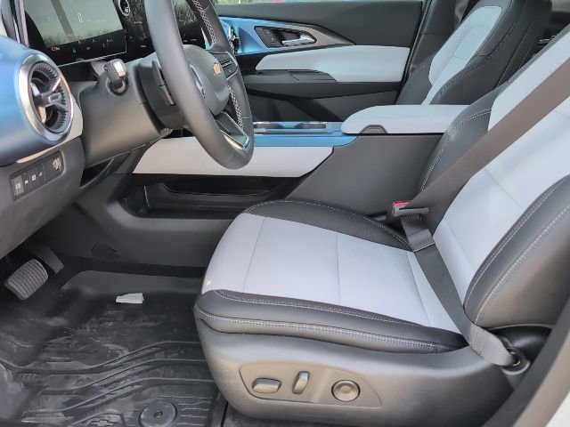 New 2026 Chevrolet Equinox EV LT AWD/4WD image 13