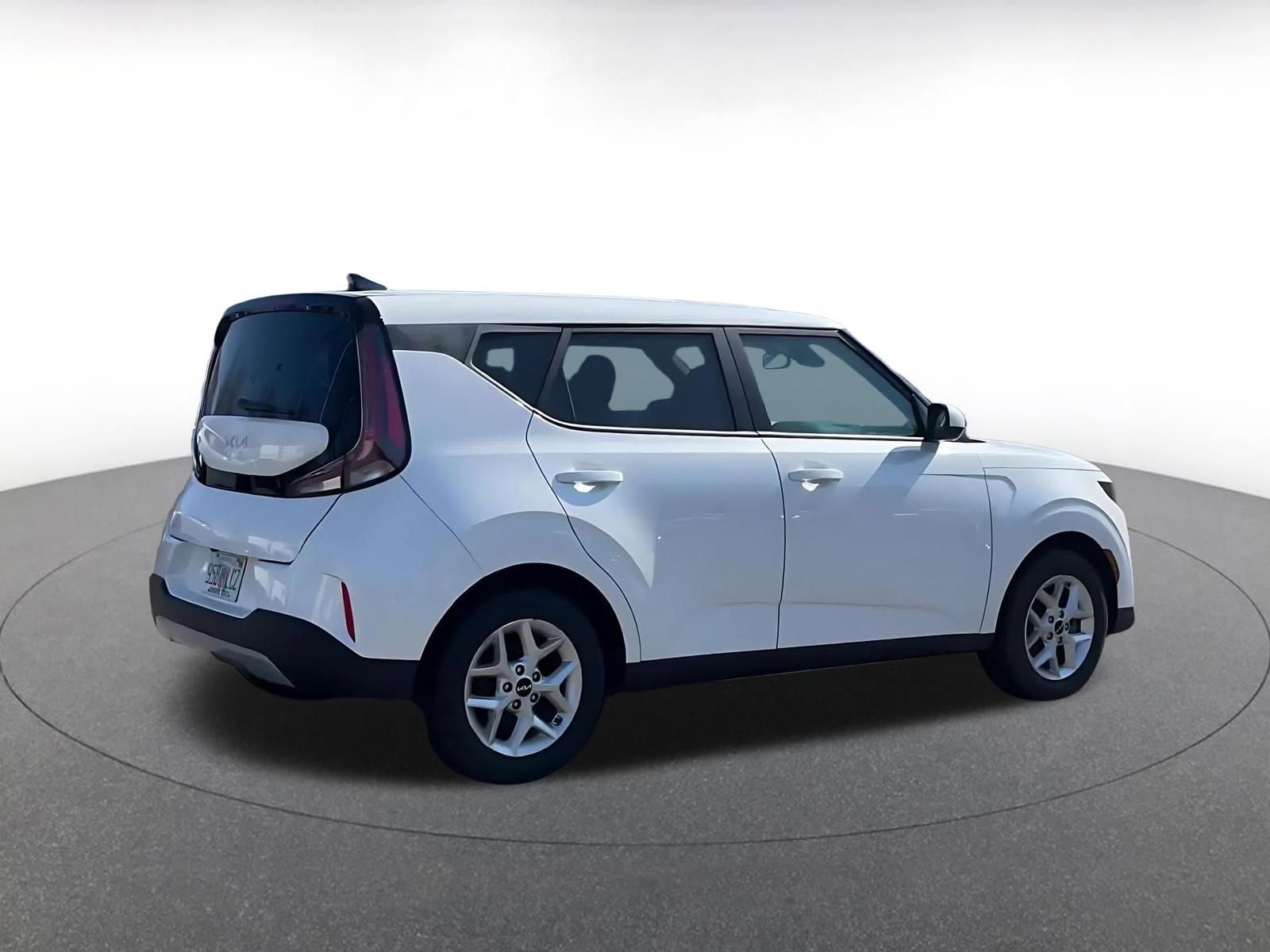 Used 2025 Kia Soul LX w/ LX Technology Package FWD image 15