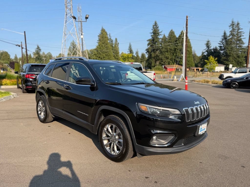 Used 2019 Jeep Cherokee Latitude Plus AWD/4WD image 3