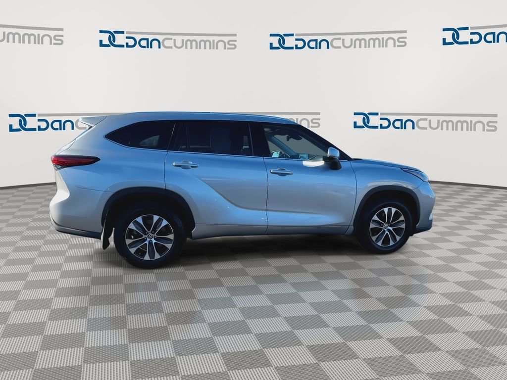Used 2020 Toyota Highlander XLE image 9