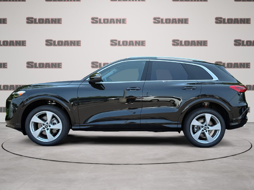 Certified 2025 Audi Q5 Premium Plus w/ Premium Plus AWD/4WD image 2