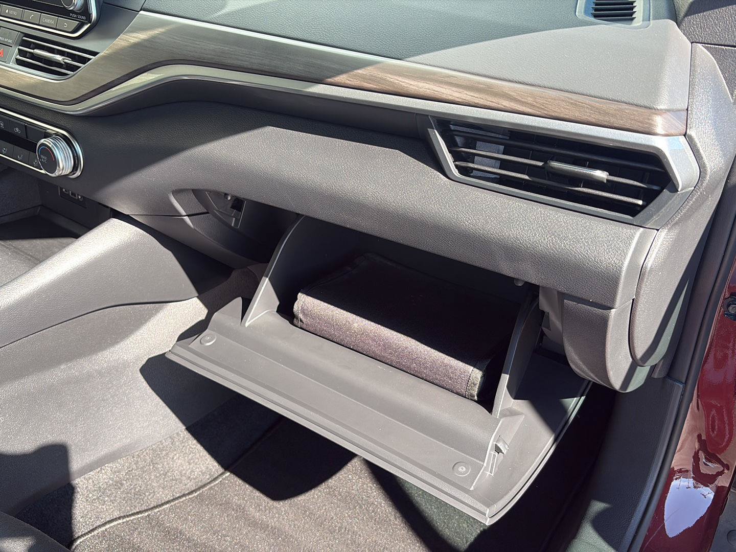 Used 2025 Nissan Altima 2.5 SV FWD image 23