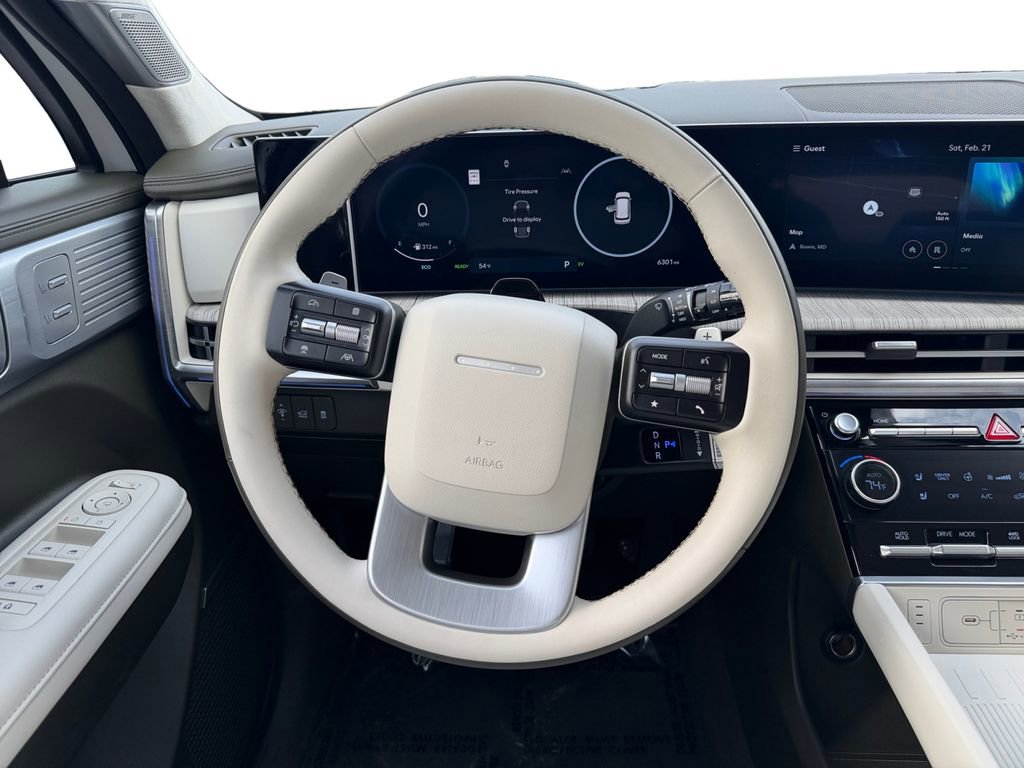 Used 2025 Hyundai Santa Fe Calligraphy image 12
