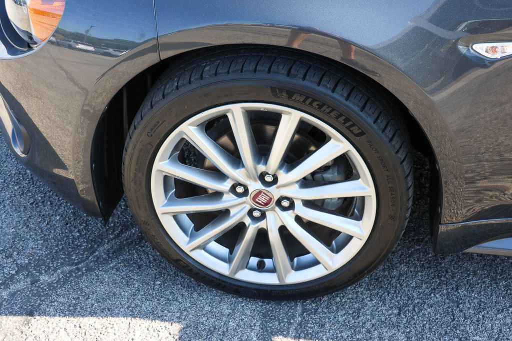 Used 2019 FIAT 124 Spider Lusso RWD image 7