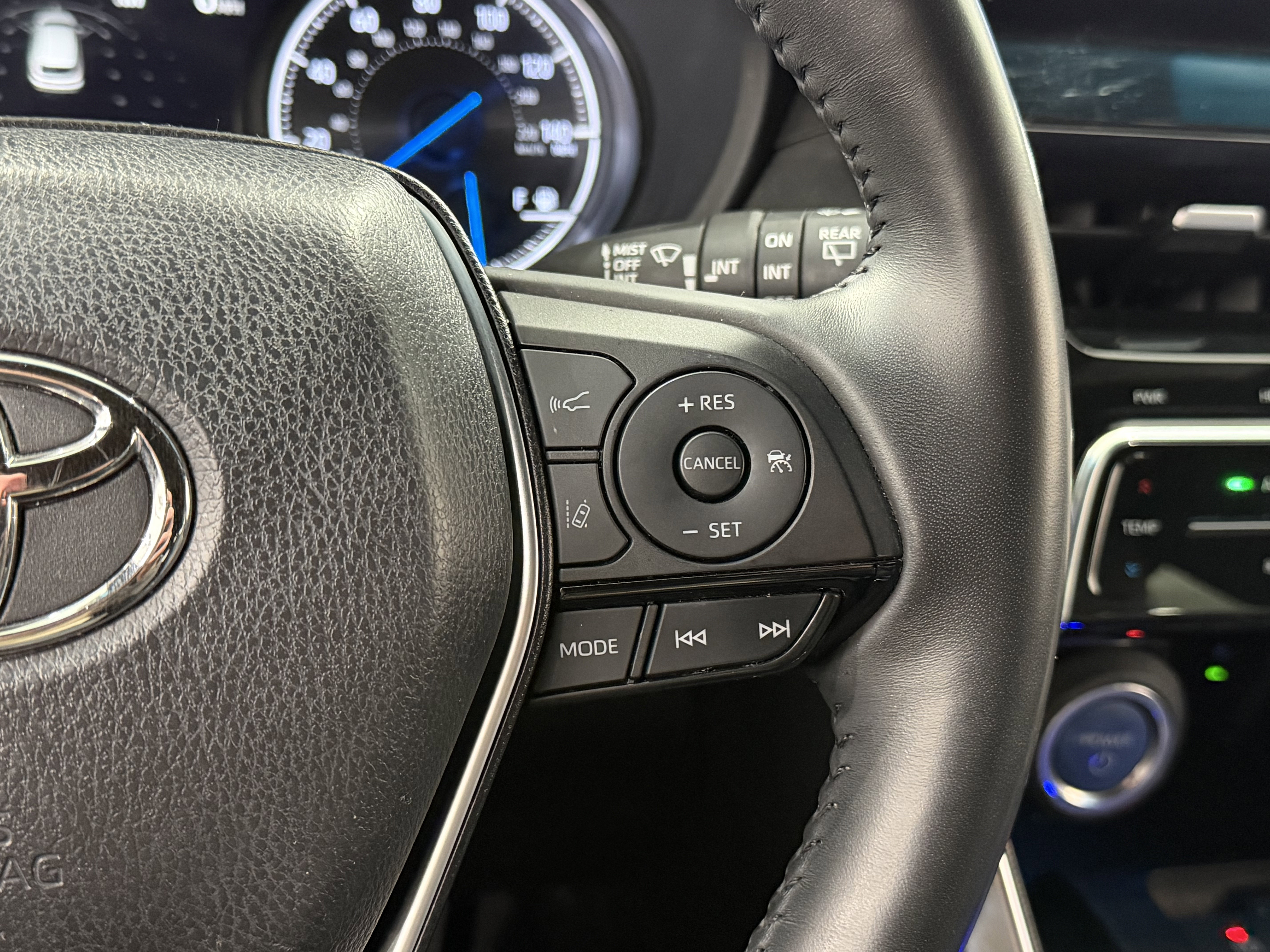 Used 2021 Toyota Venza XLE w/ Softex Package image 43