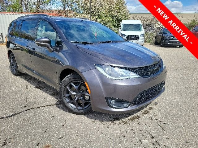 Used 2020 Chrysler Pacifica Limited w/ S Appearance Package