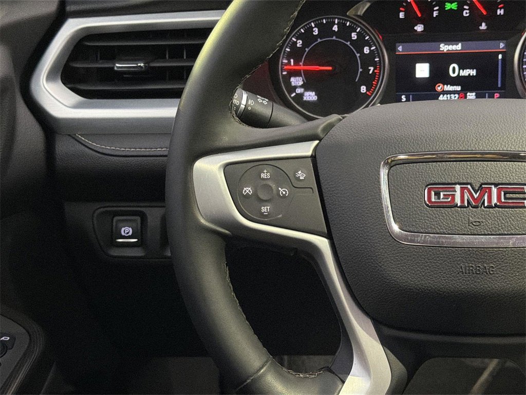 Used 2023 GMC Acadia SLT w/ Elevation Edition image 8