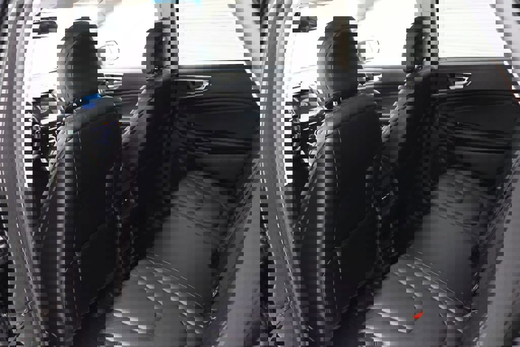 Used 2016 Ford Edge Titanium AWD/4WD image 11