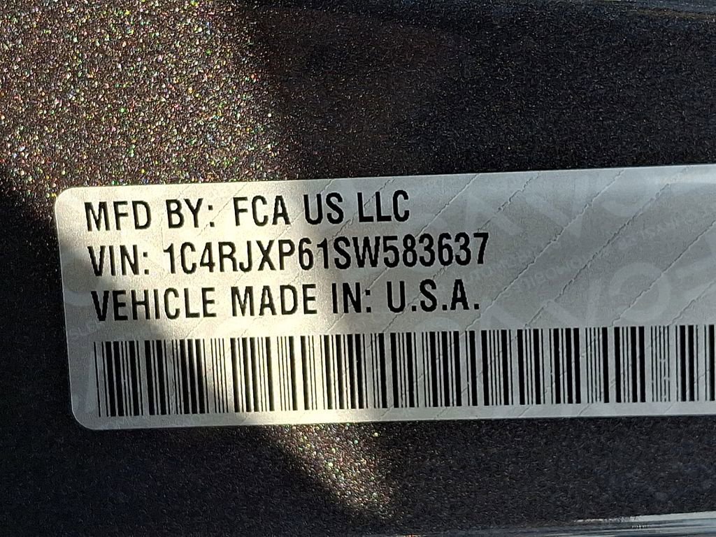 Used 2025 Jeep Wrangler Unlimited Sahara image 30