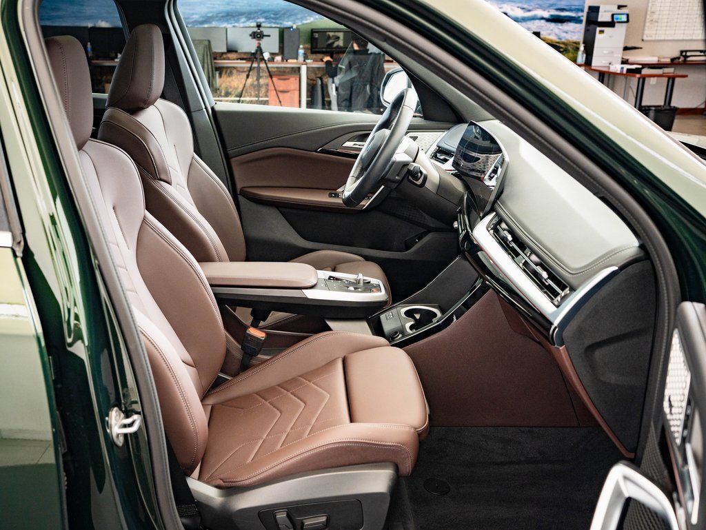 Used 2024 BMW X1 xDrive28i w/ Premium Package image 21