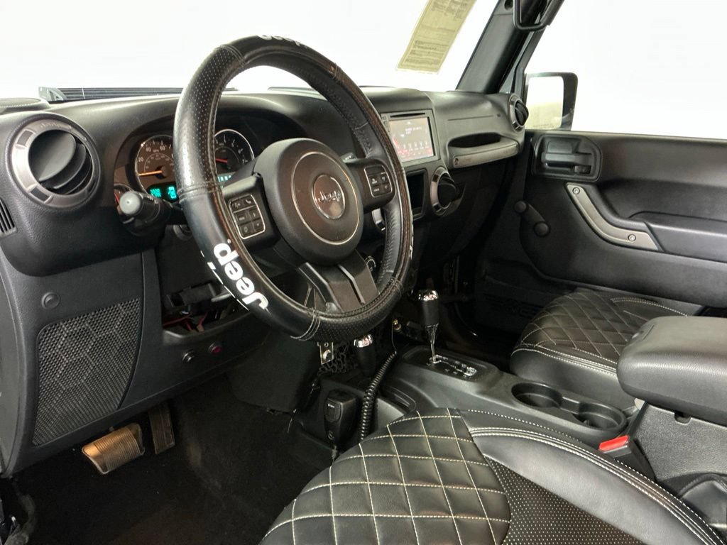 Used 2015 Jeep Wrangler Unlimited Sport w/ Connectivity Group AWD/4WD image 19