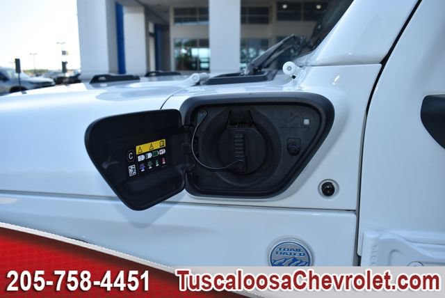 Used 2023 Jeep Wrangler Unlimited Sahara w/ Cold Weather Group AWD/4WD image 8