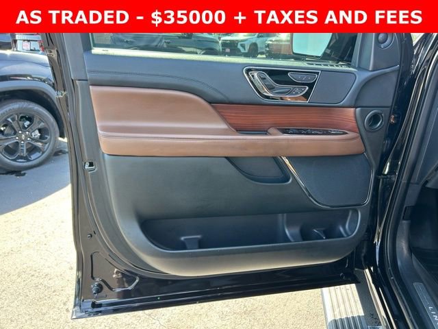 Used 2023 Lincoln Navigator Reserve w/ Monochromatic Package image 12