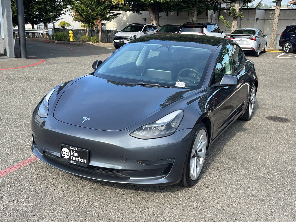Used 2023 Tesla Model 3 Standard Range RWD image 3