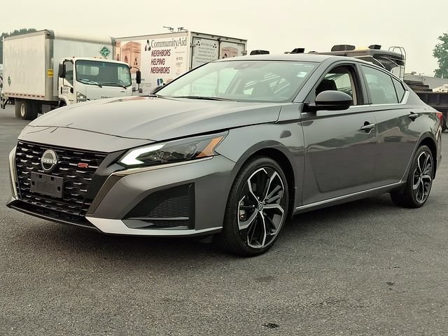 Used 2023 Nissan Altima 2.5 SR w/ SR Premium Package AWD/4WD image 6