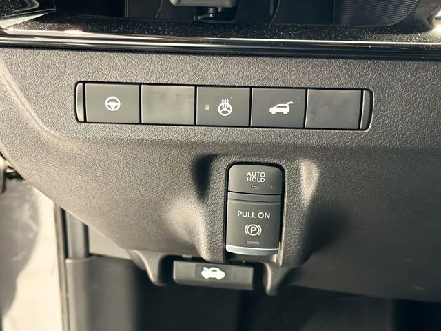 Used 2025 Nissan Murano SL image 10