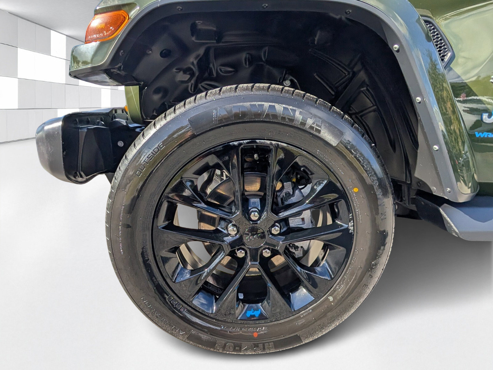 Used 2023 Jeep Wrangler Sahara w/ Cold Weather Group image 9