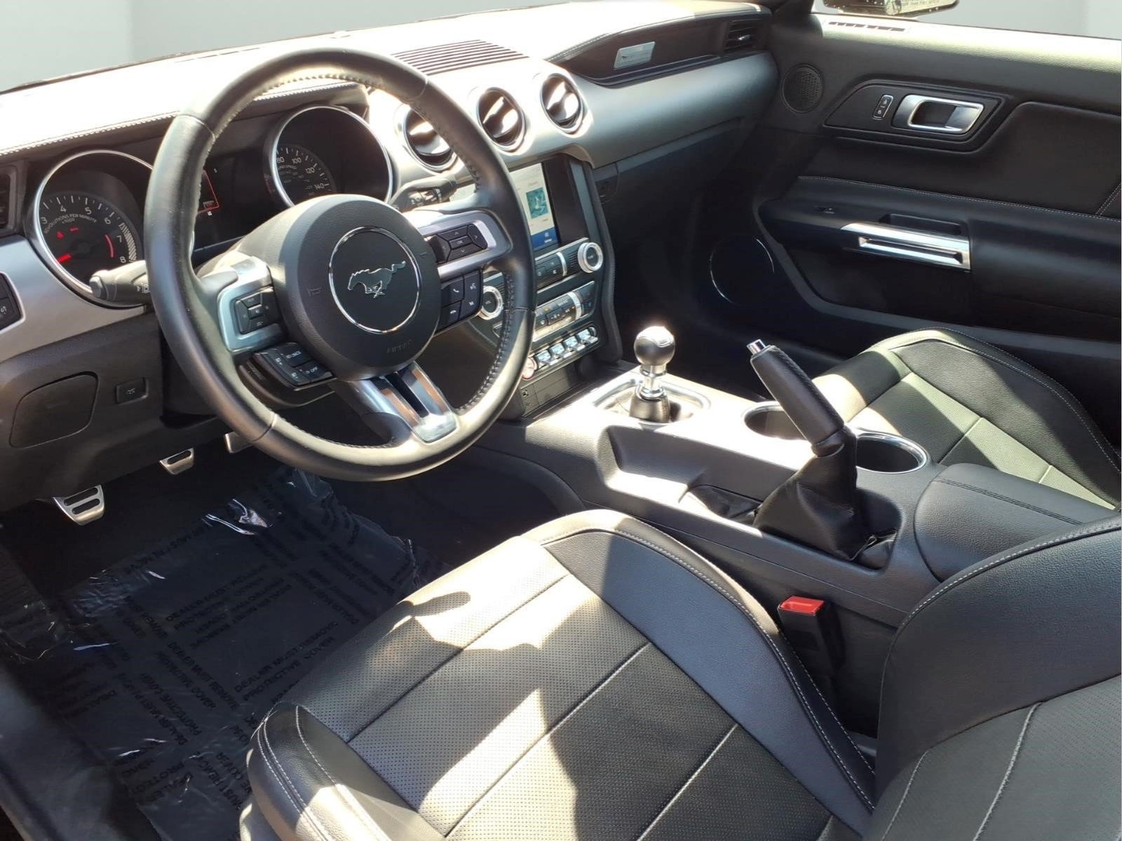 Used 2022 Ford Mustang GT Premium w/ Black Accent Package RWD image 9
