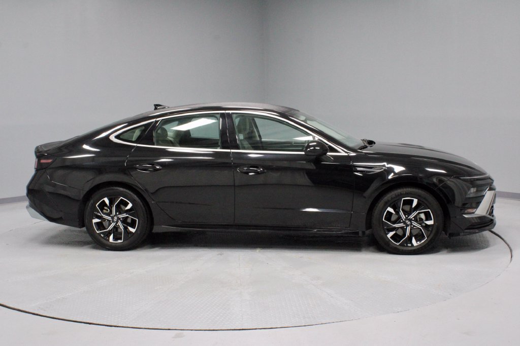 Used 2025 Hyundai Sonata SEL FWD image 5