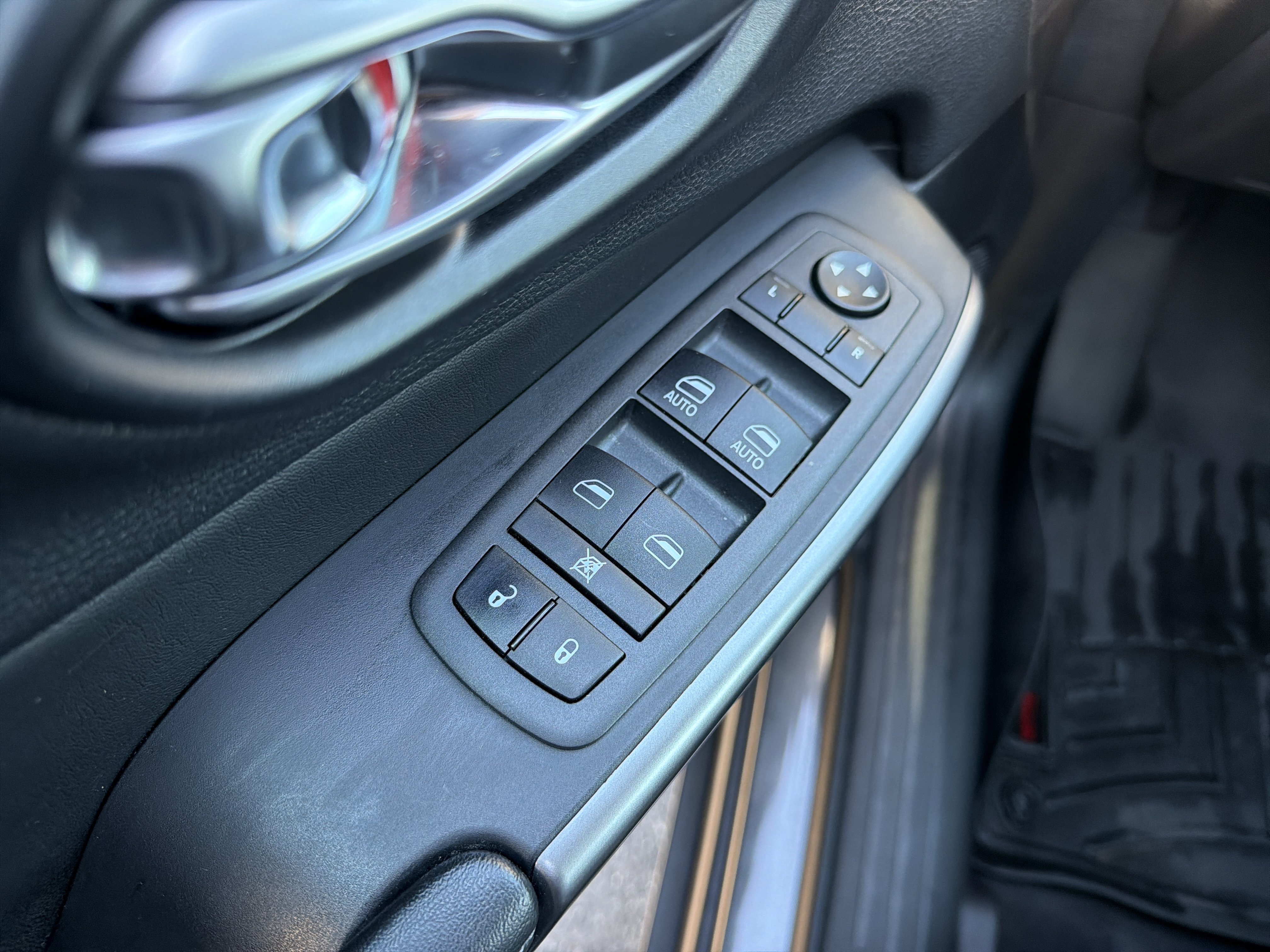 Used 2022 Jeep Cherokee Latitude Lux AWD/4WD image 15