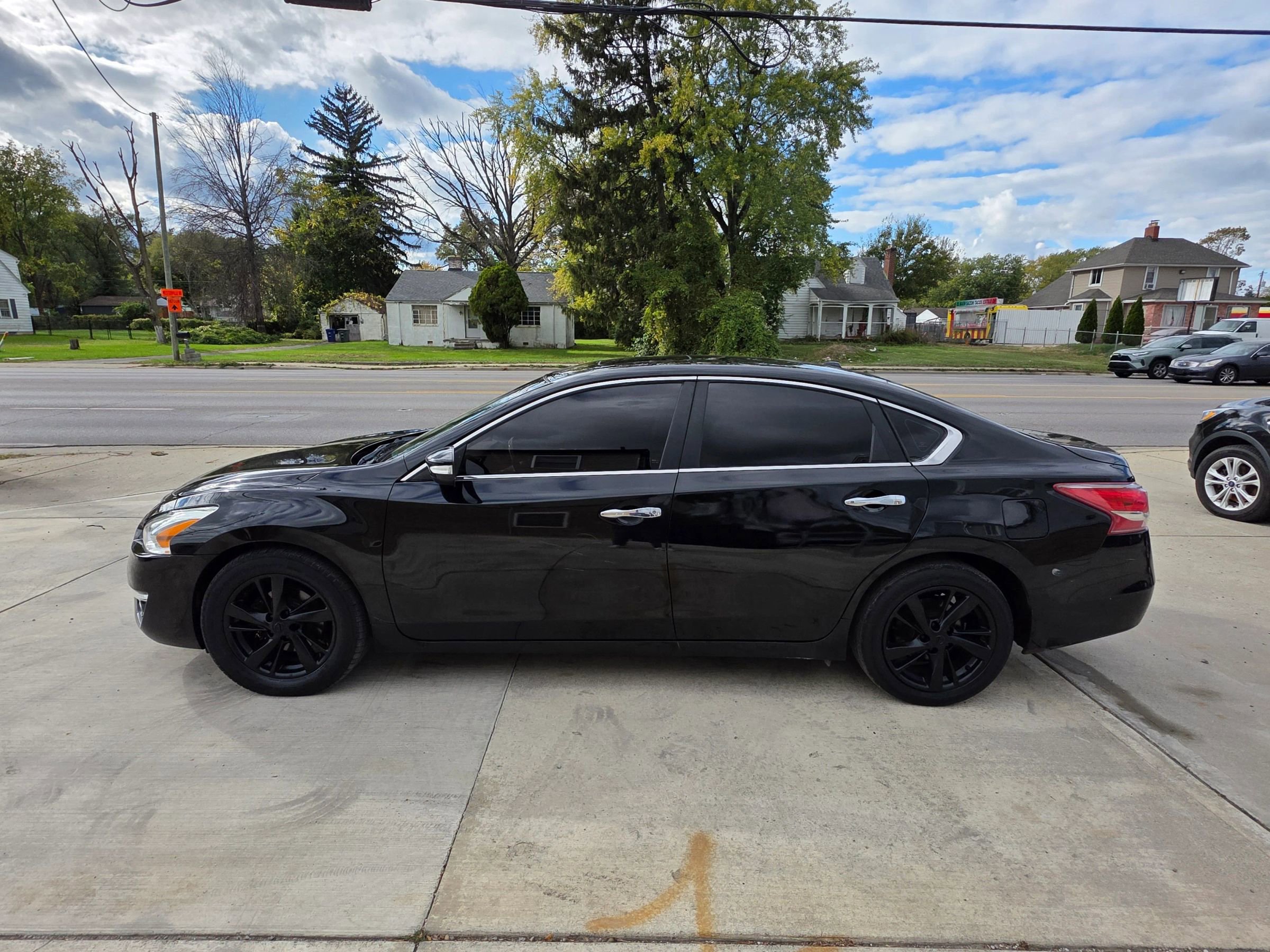 Used 2013 Nissan Altima 2.5 SL w/ Technology Pkg FWD image 7