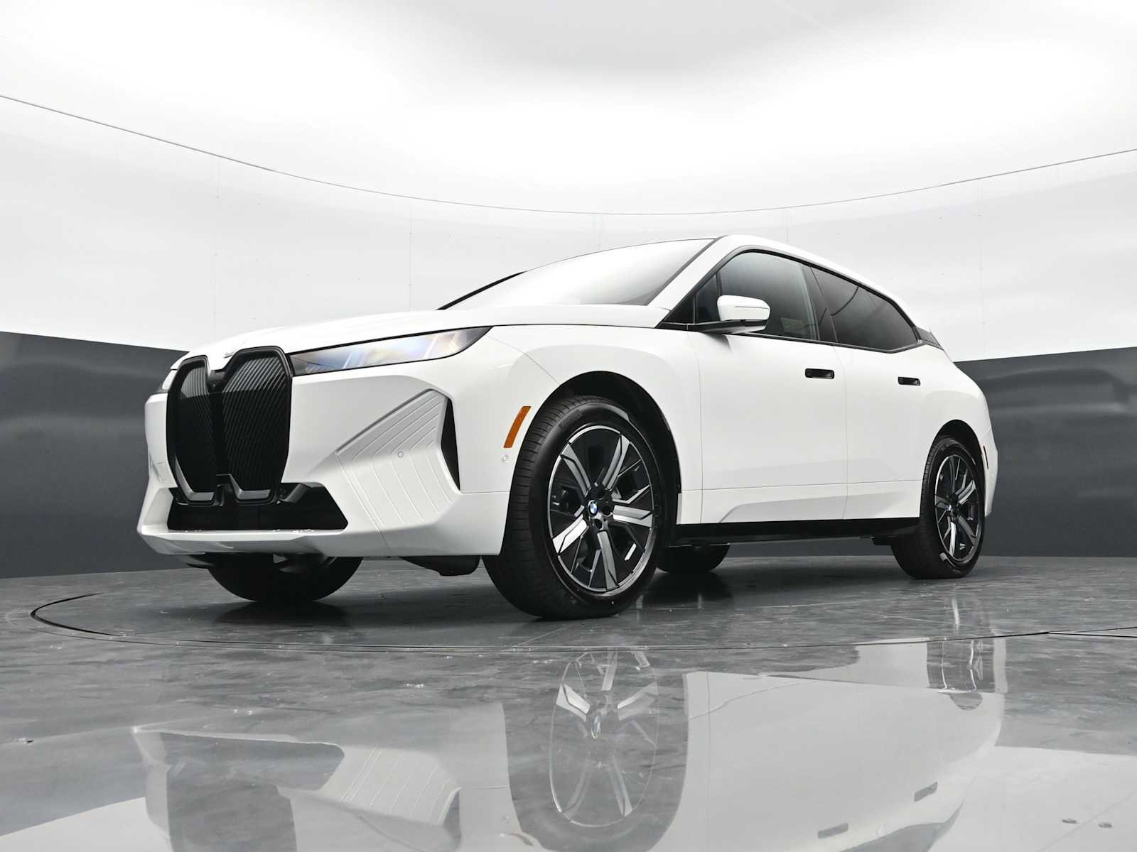 New 2026 BMW iX xDrive60 AWD/4WD image 17