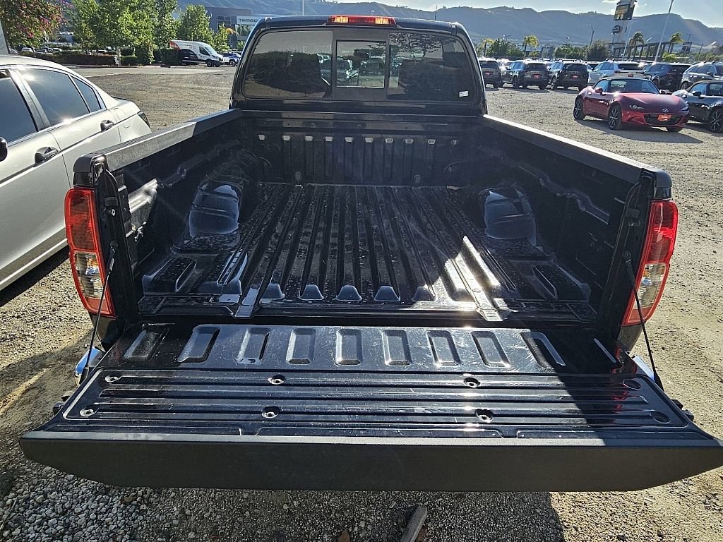 Used 2019 Nissan Frontier SV image 9