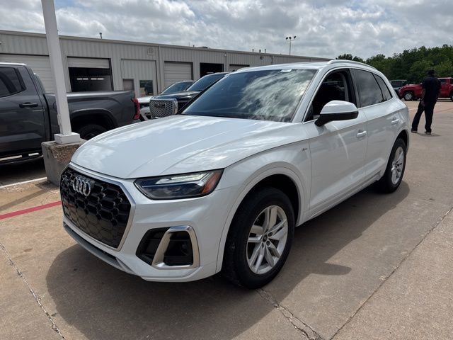 Used 2023 Audi Q5 2.0T Premium w/ Convenience Package AWD/4WD image 3