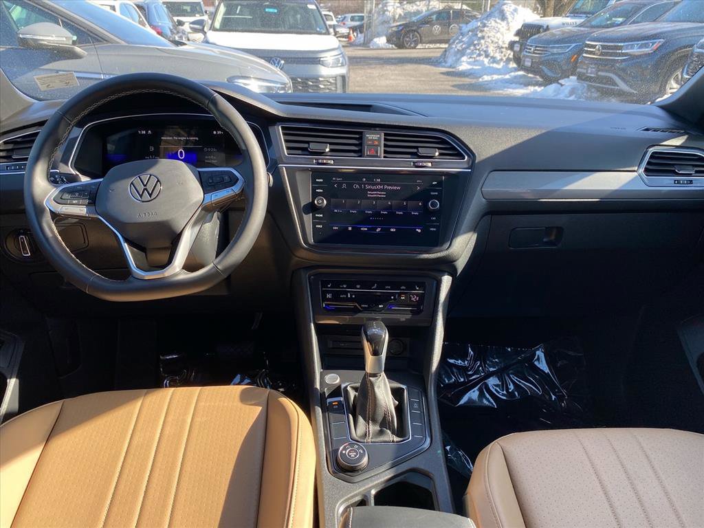 Used 2024 Volkswagen Tiguan SE image 10