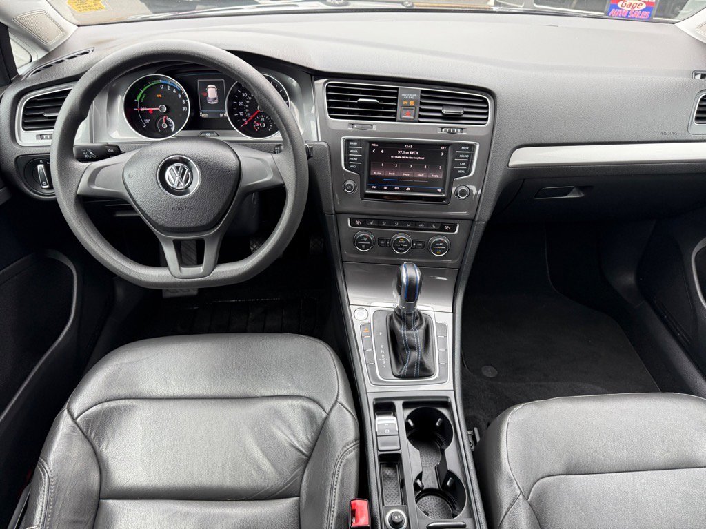 Used 2016 Volkswagen e-Golf SE image 19