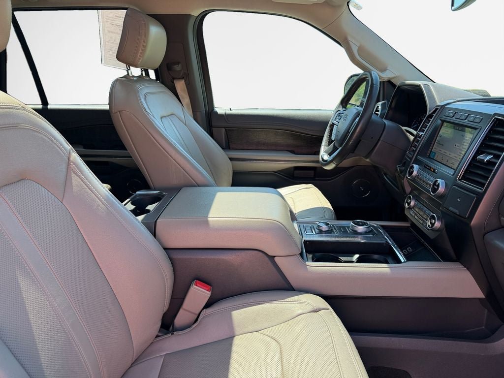 Used 2019 Ford Expedition Limited w/ Equipment Group 302A AWD/4WD image 30