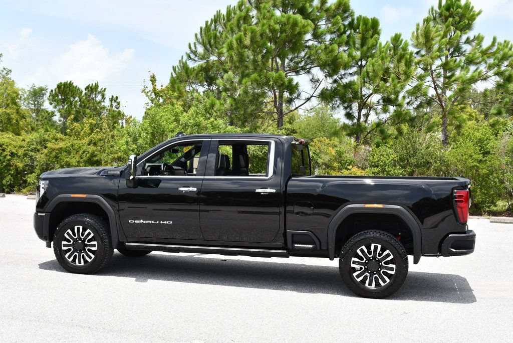 Used 2026 GMC Sierra 2500 Denali Ultimate w/ Max Trailering Package AWD/4WD image 4