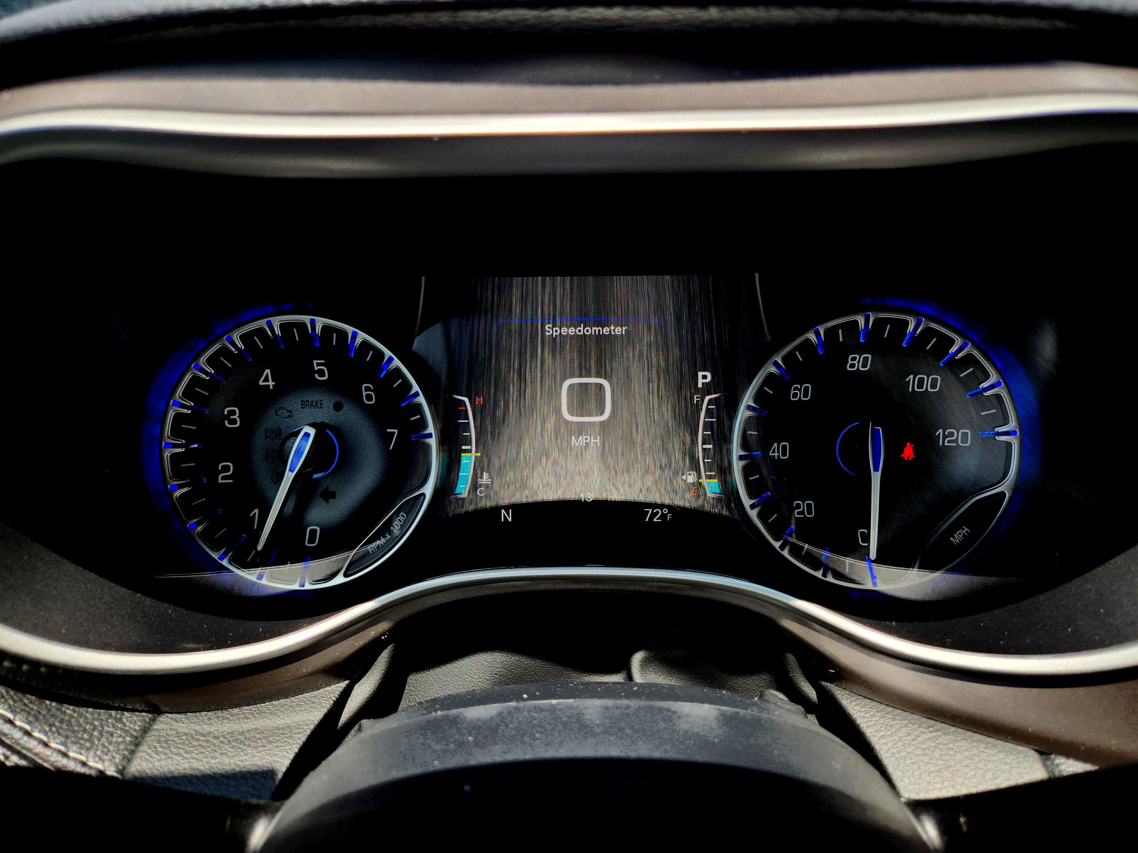 New 2025 Chrysler Pacifica Select w/ Uconnect Theater Family Group image 16