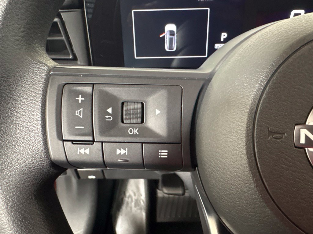 Used 2025 Nissan Kicks SV w/ Illumination Package FWD image 17