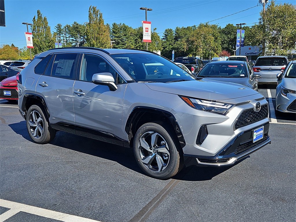 New 2025 Toyota RAV4 SE image 3