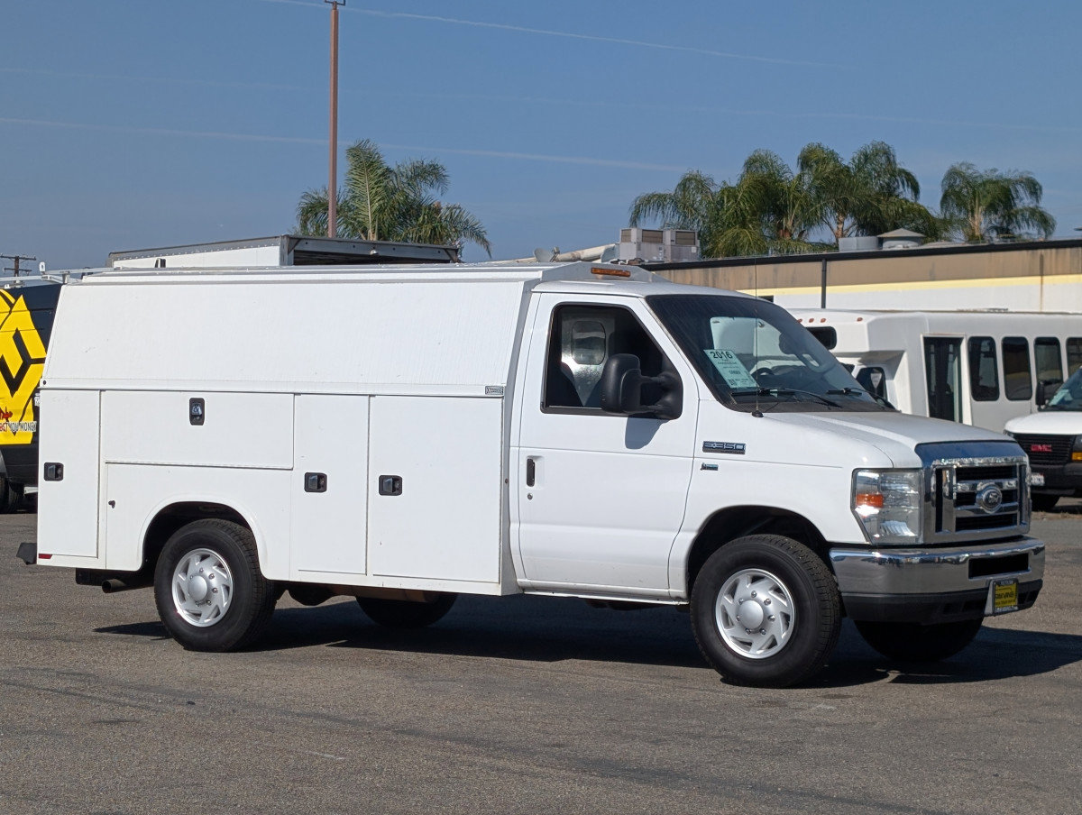 Used 2016 Ford E-350 and Econoline 350 Super Duty w/ Power Windows & Locks Group image 1