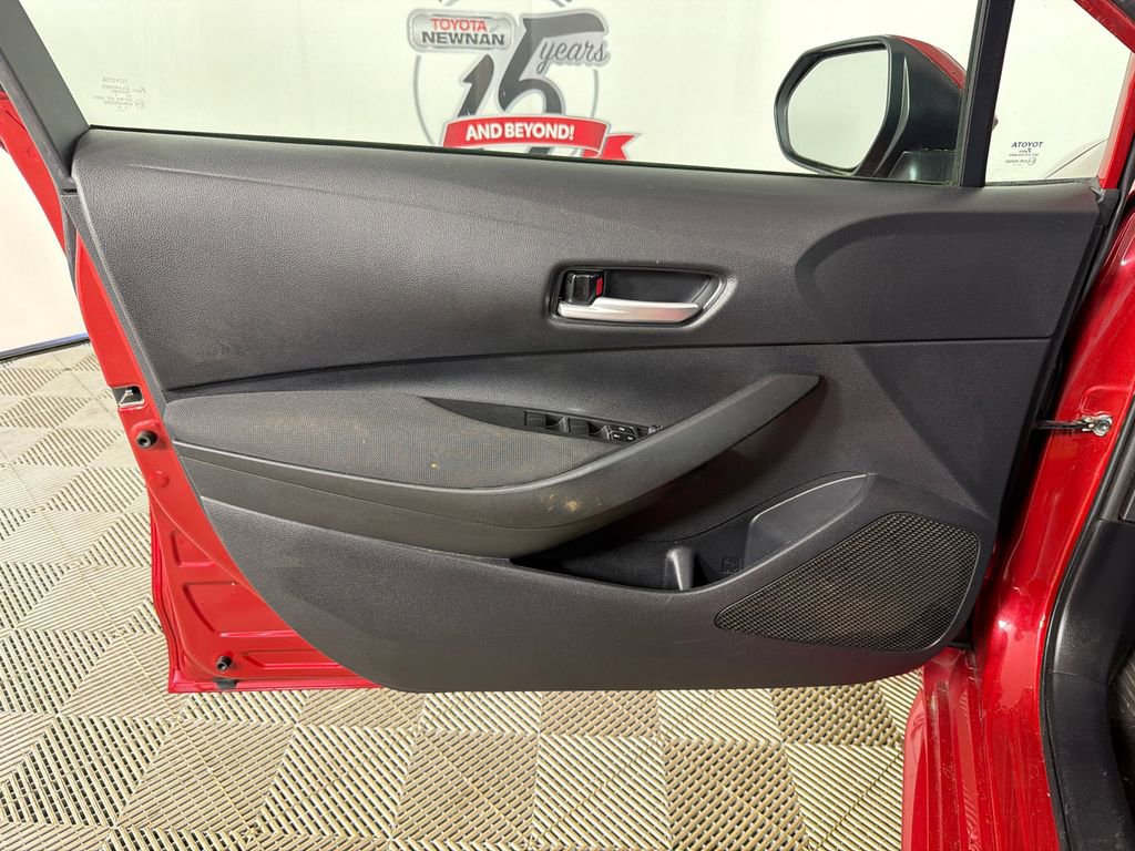 Used 2021 Toyota Corolla LE image 10