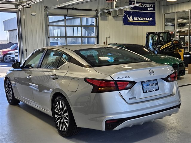 Used 2024 Nissan Altima 2.5 SV image 5