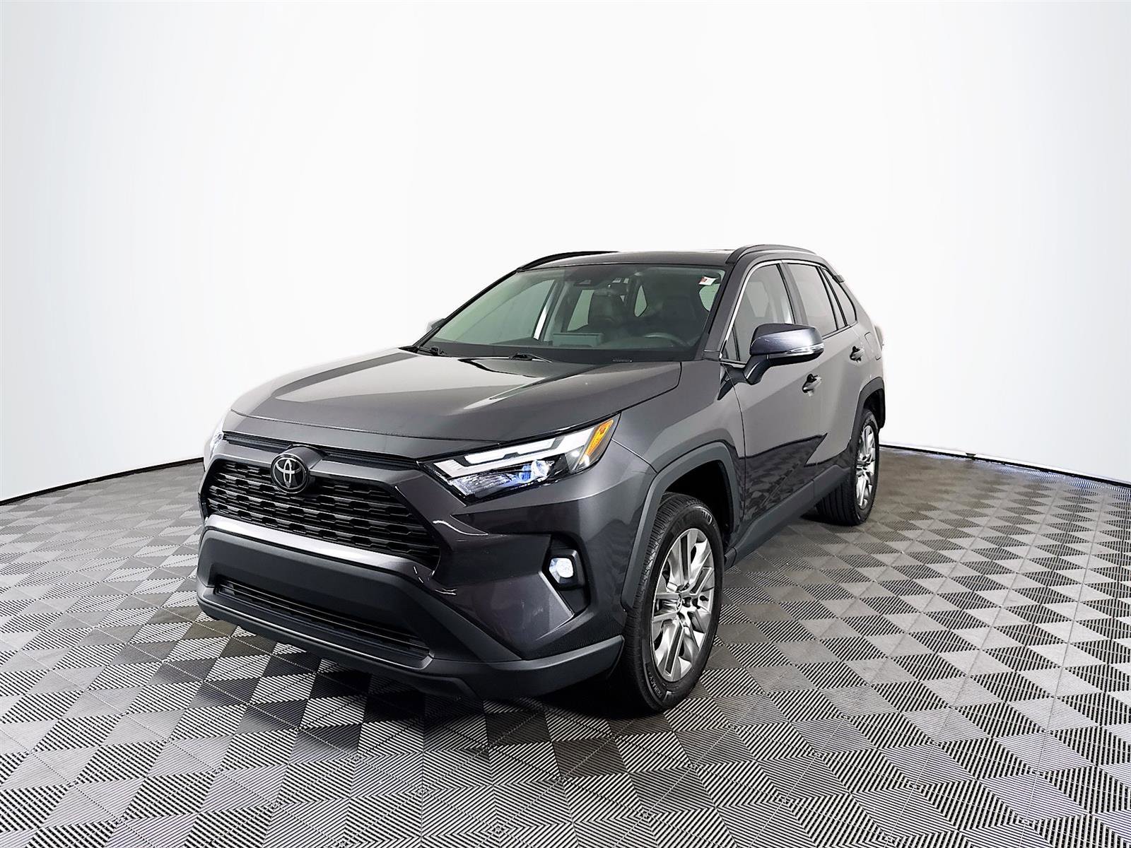Used 2024 Toyota RAV4 XLE Premium image 4