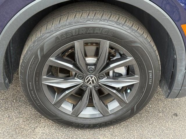 Certified 2023 Volkswagen Tiguan SE image 8