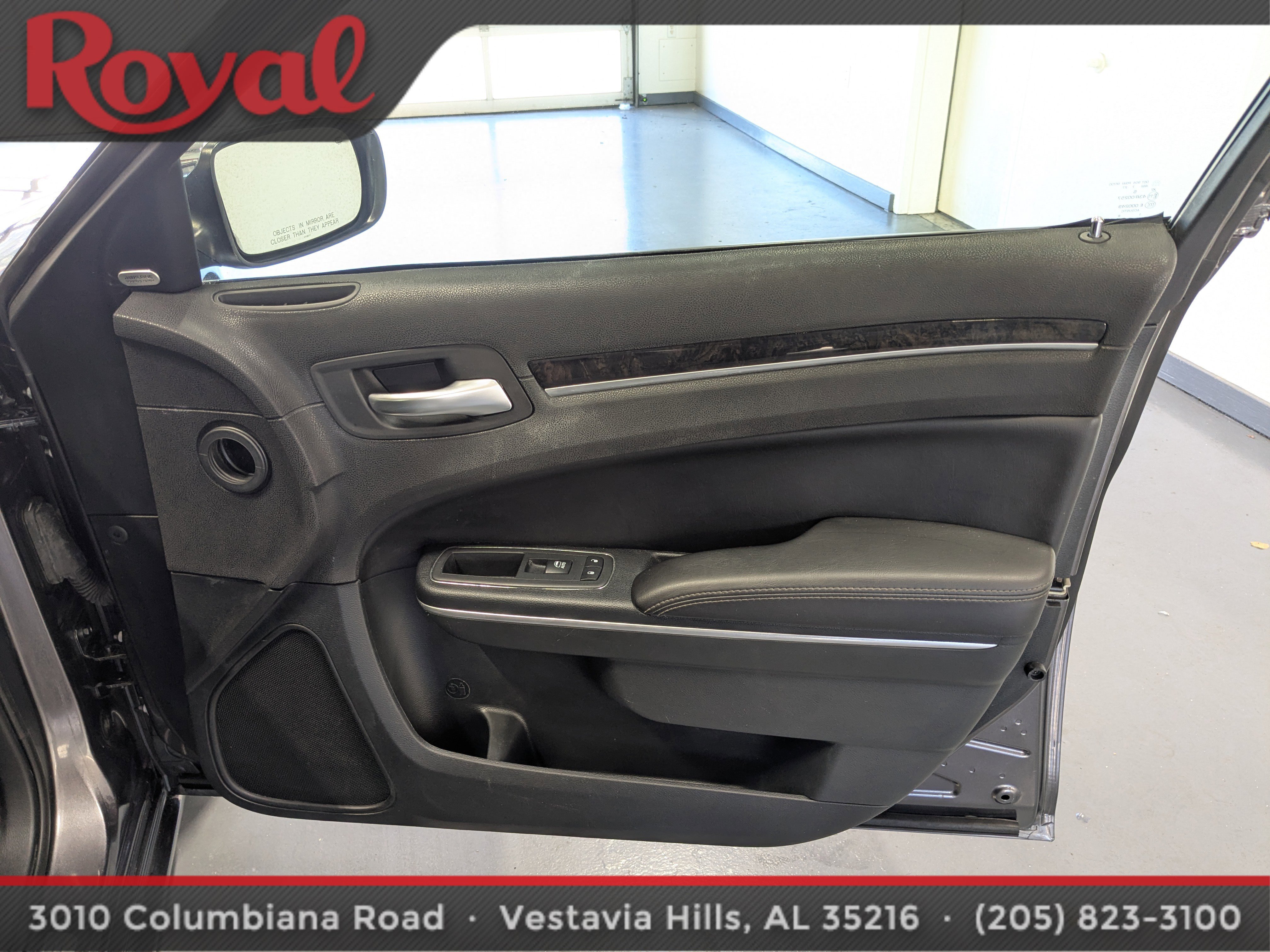 Used 2018 Chrysler 300 Limited image 7