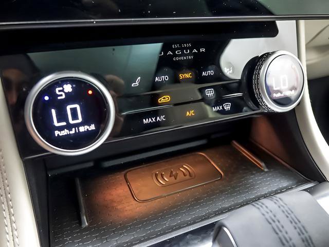 Used 2025 Jaguar F-PACE R-Dynamic S image 22