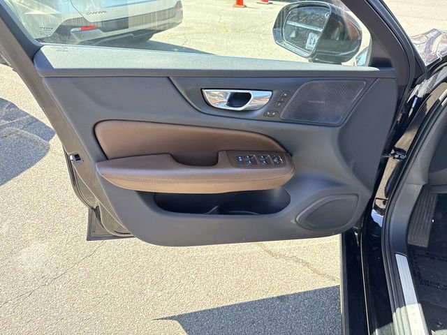 Used 2020 Volvo S60 T5 Inscription image 13