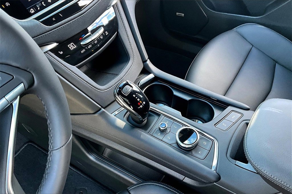 New 2025 Cadillac XT6 Luxury image 8