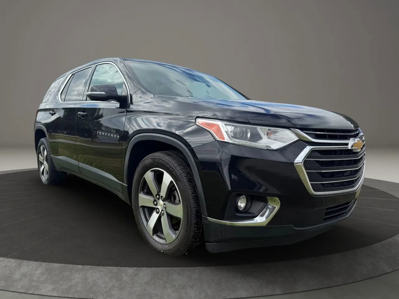 Used 2018 Chevrolet Traverse LT image 7