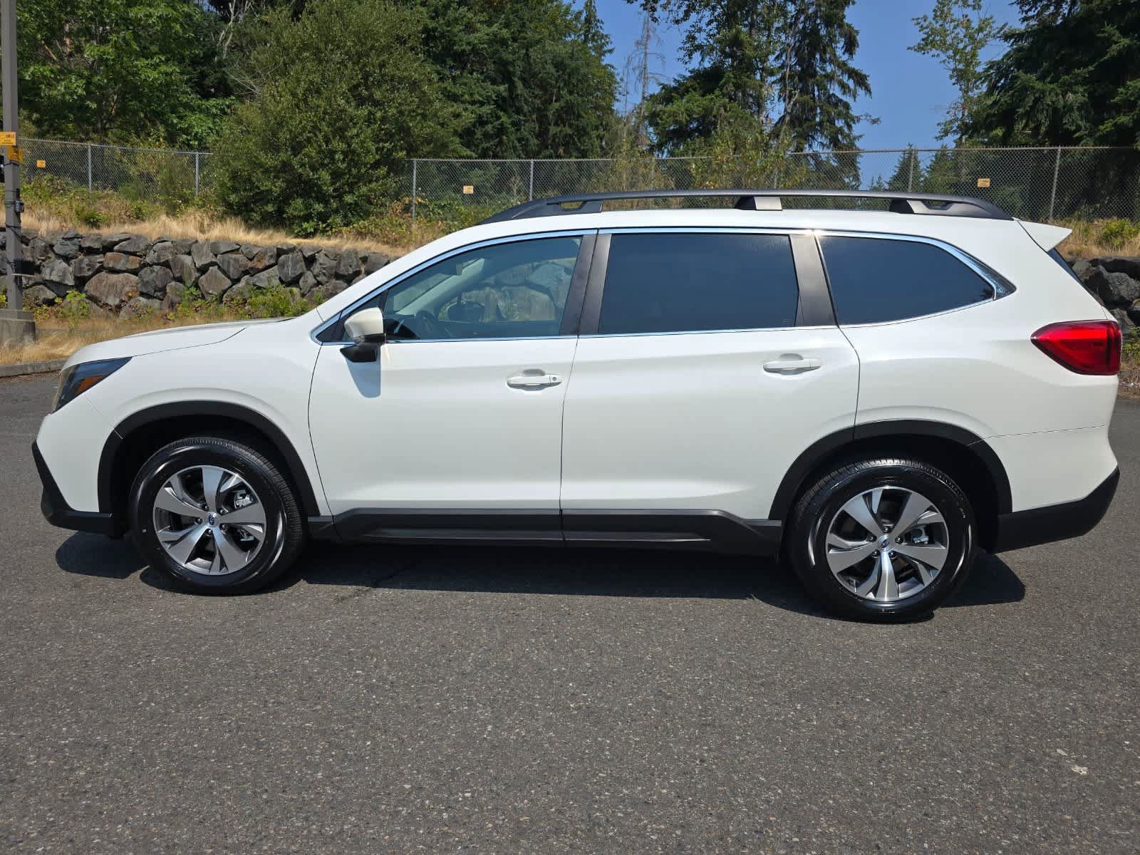Certified 2025 Subaru Ascent Premium AWD/4WD image 3