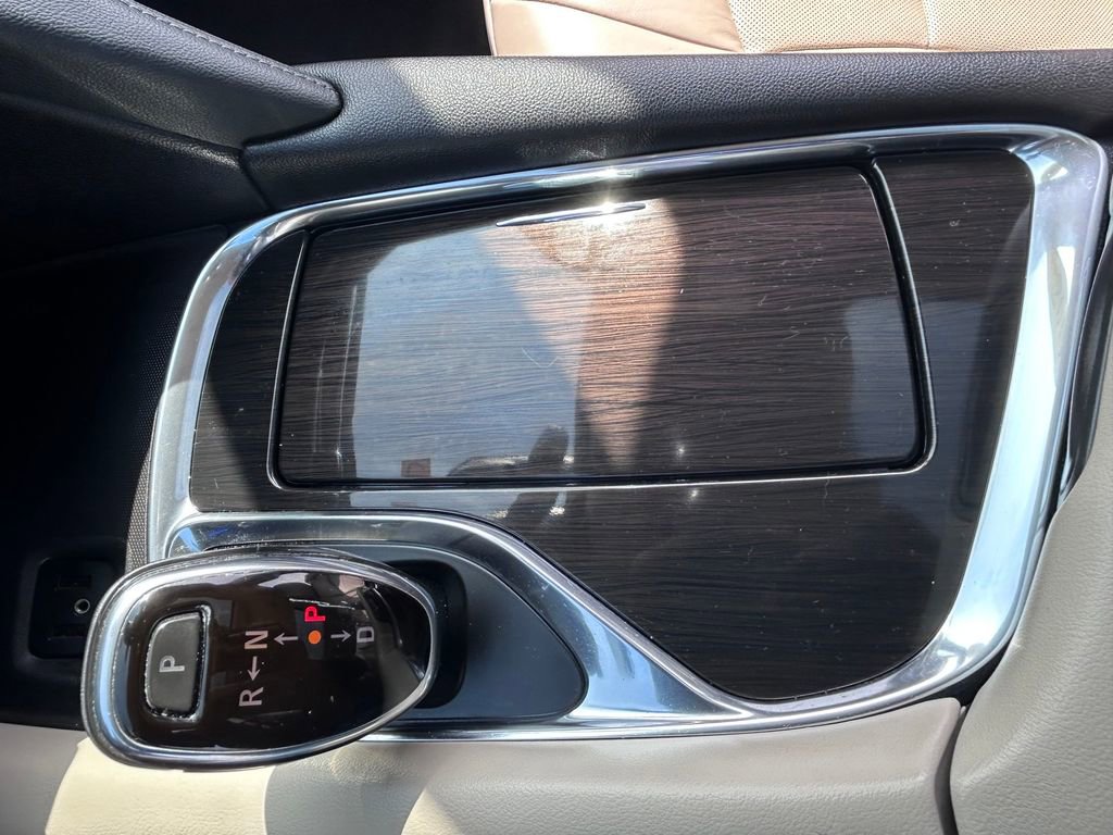 Used 2019 Buick Enclave Premium w/ Experience Buick Package image 21